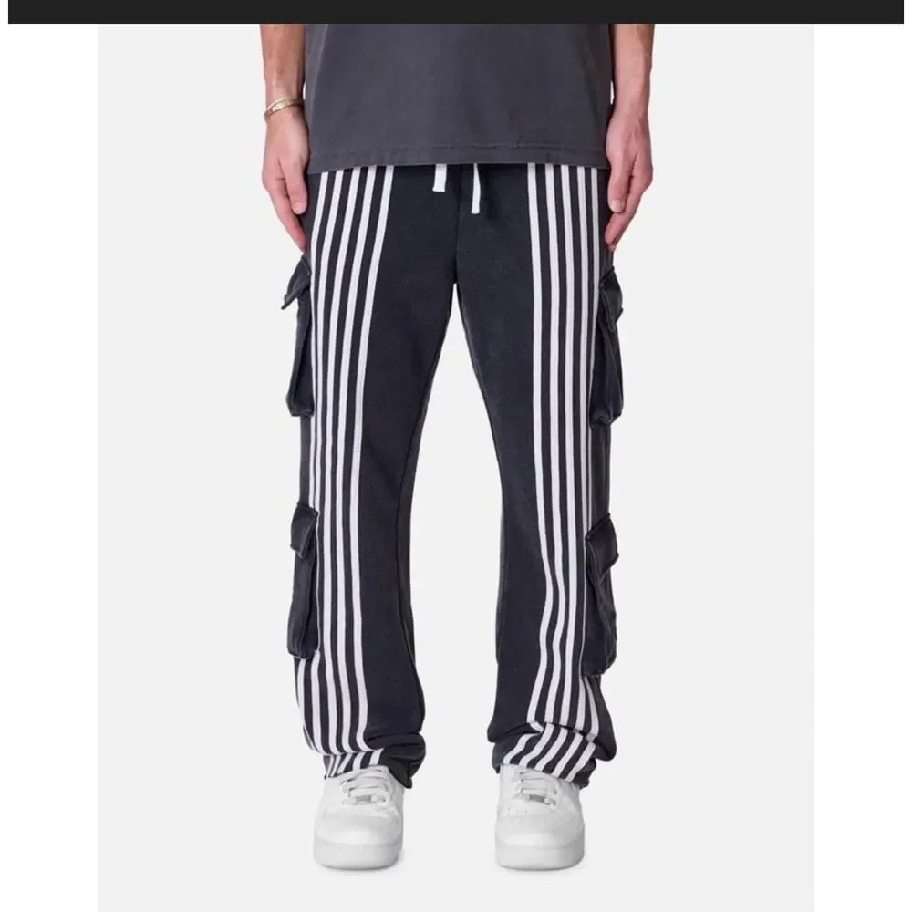 New men’s MNML 4 front stripe sweatpants washed earth